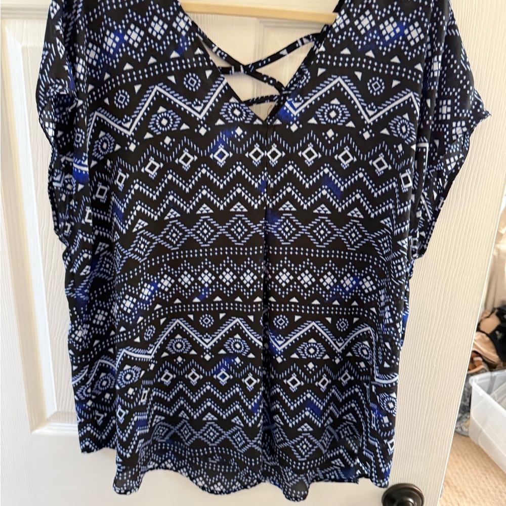 Black and Blue Geometric Print Women's Top